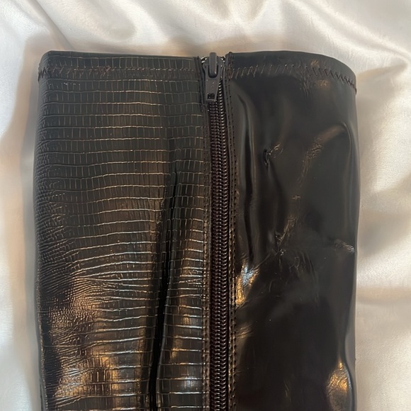 Brown zip up boots - Picture 4 of 9